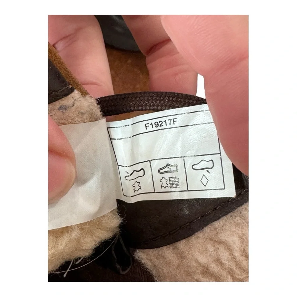 UGG Azaria Waterproof Leather Suede Ankle Boot Chestnut Women’s Size 7